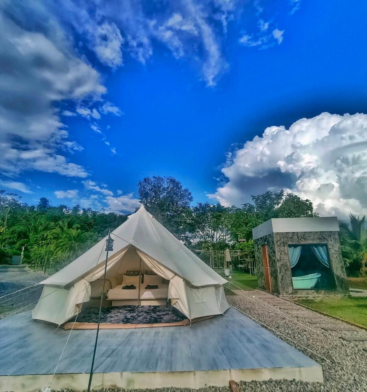 The Wes Village, Incl Free Breakfast & 100 Thb Food Gift Chiang Dao Exterior photo
