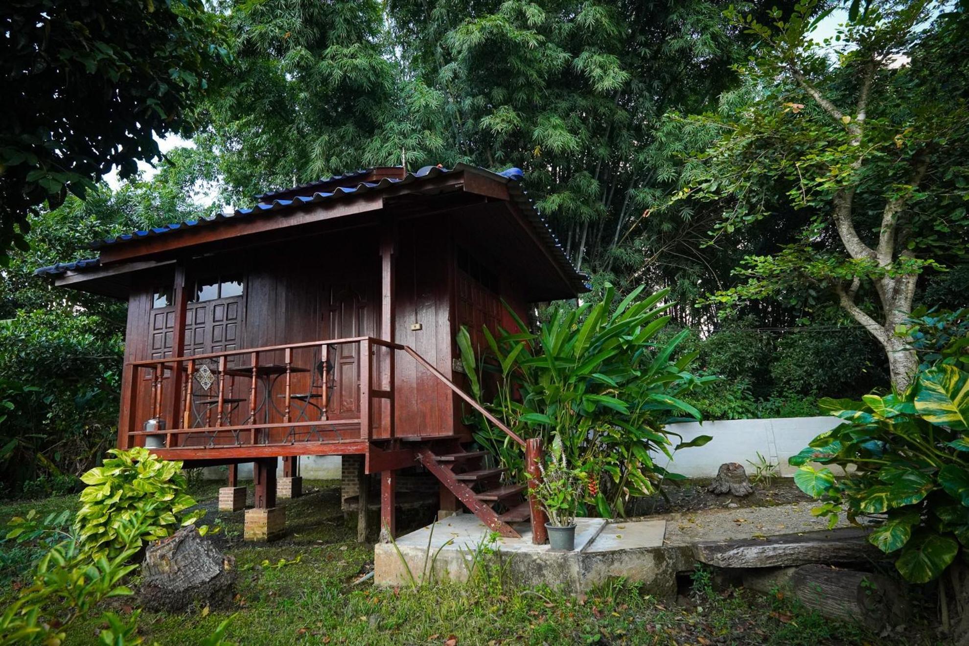The Wes Village, Incl Free Breakfast & 100 Thb Food Gift Chiang Dao Exterior photo
